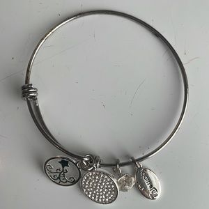Footnotes Charm Bracelet silver believe in your dreams girls